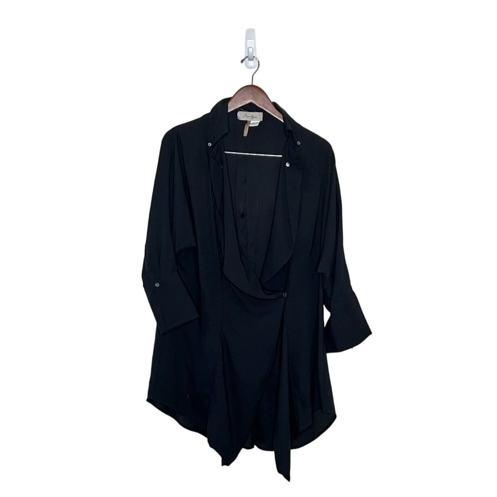 Max Azria waterfall front lightweight three quarter sleeve shacket sample size M